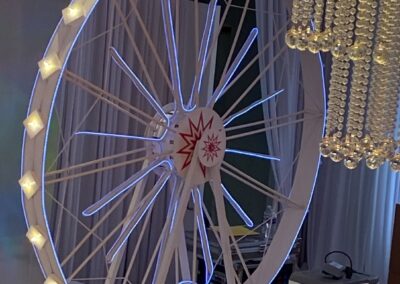 LARGE FERRIS WHEEL