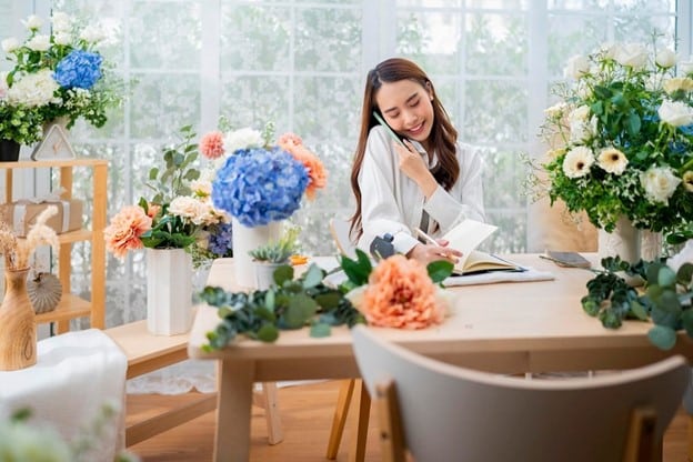 What to Expect from a Luxury Corporate Event Florist